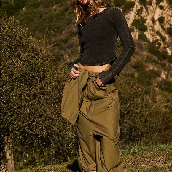 Free people Black Ribbed Long Sleeve Baby Tee extra small only - Picture 7 of 7